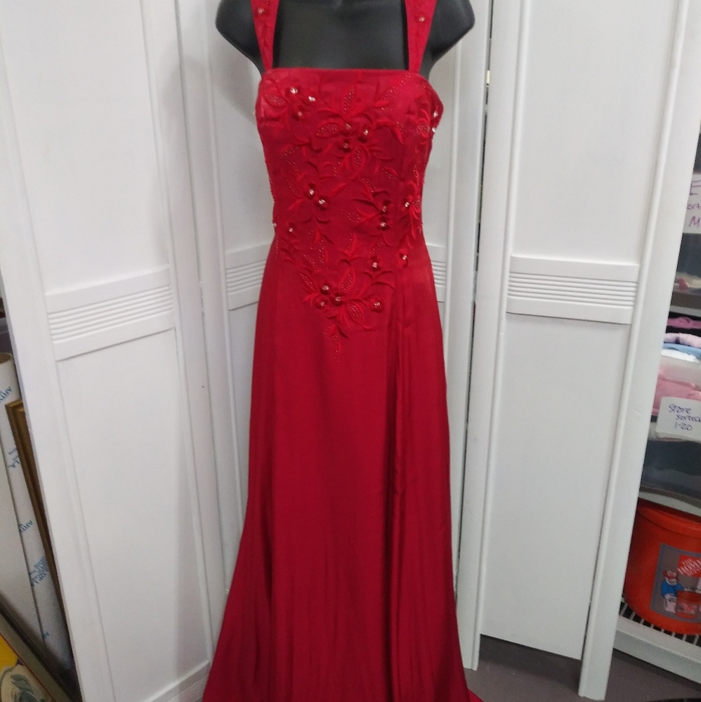 Adorable Vibrant Red Gown From Stone Ferris Size